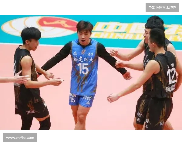 天津男排队员现场观摩排超总决赛积极备战全运会提升竞技水平